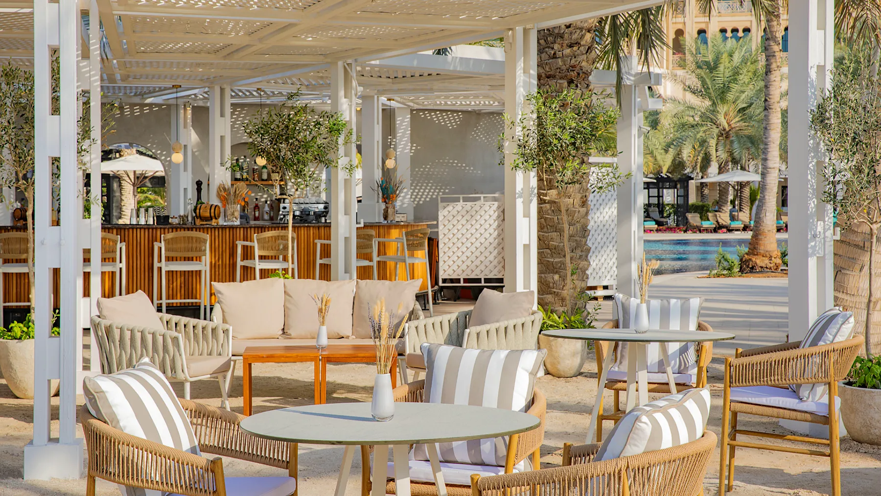 Waldorf Astoria Ras Al Khaimah, U.A.E., Palm Shore Pool Bar