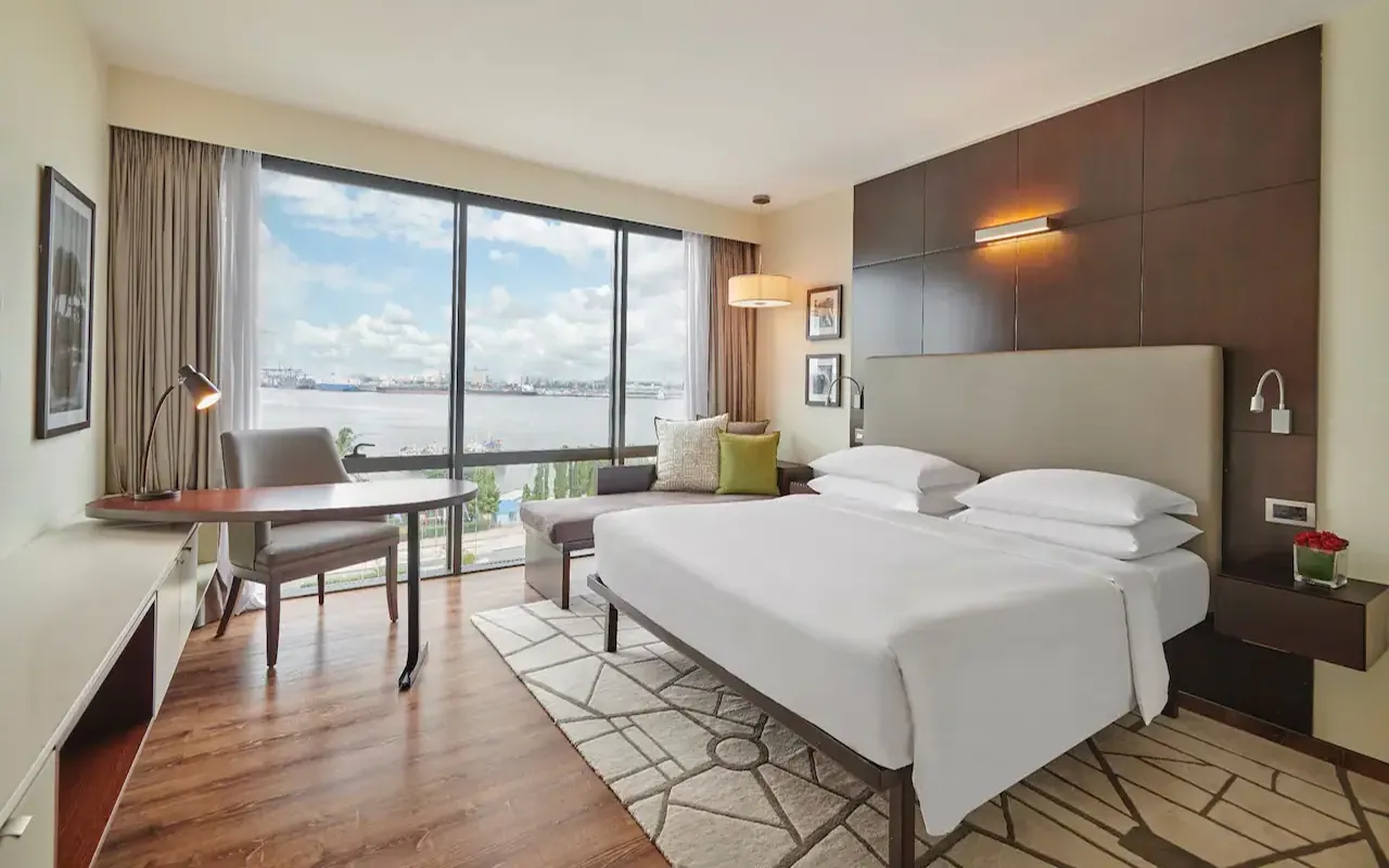 Hyatt Regency Dar es Salaam, The Kilimanjaro, Dar es Salaam, Tanzania, King Bed Sea View with Club Access